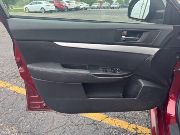 2011 Subaru Legacy 2.5i AWD 4dr Sedan CVT - Image 9